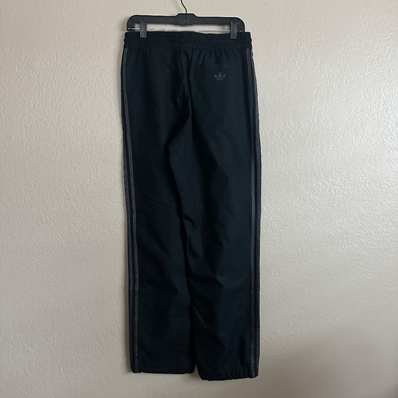 Adidas Athletic Pants S ( fits like Medium) Tags on - Picture 2 of 3